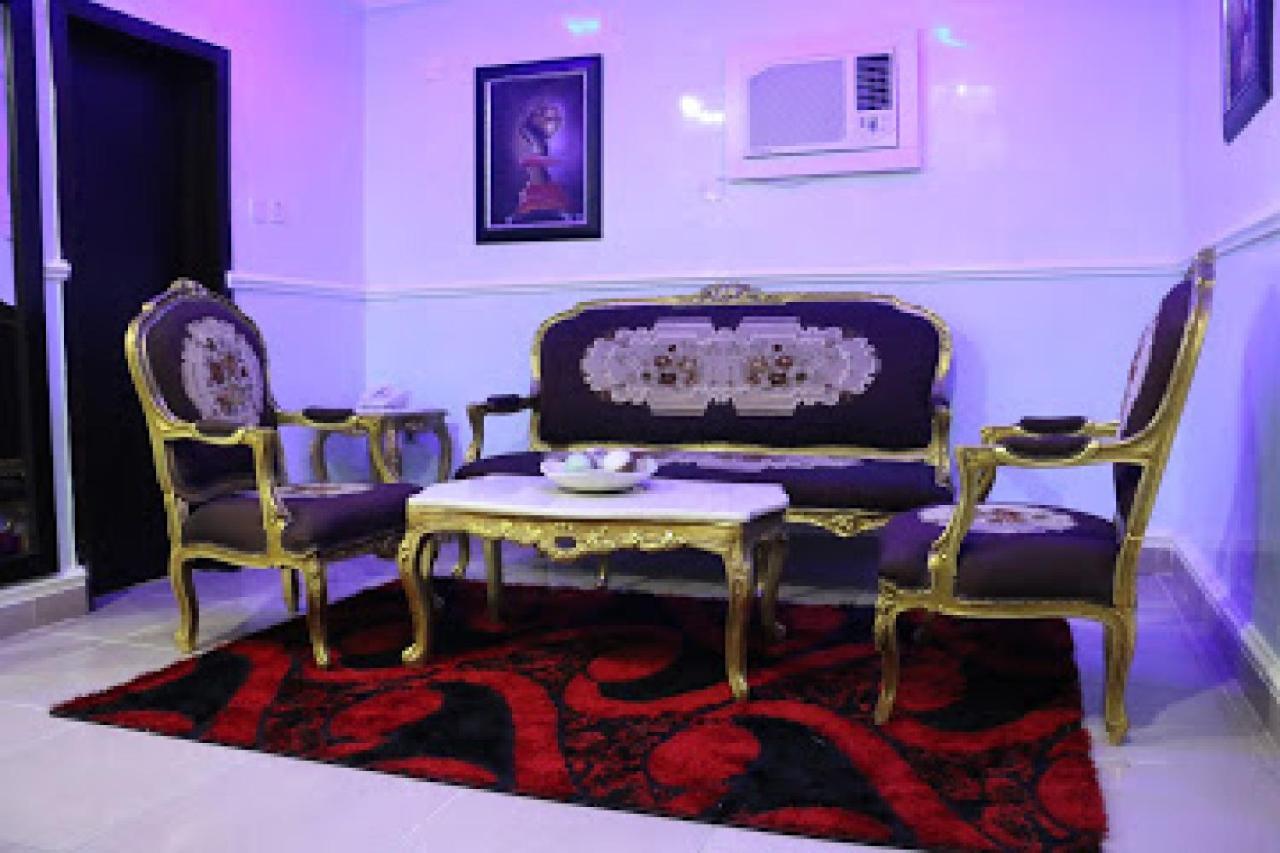 Room In Lodge - All Seasons Hotel-Оуери Екстериор снимка